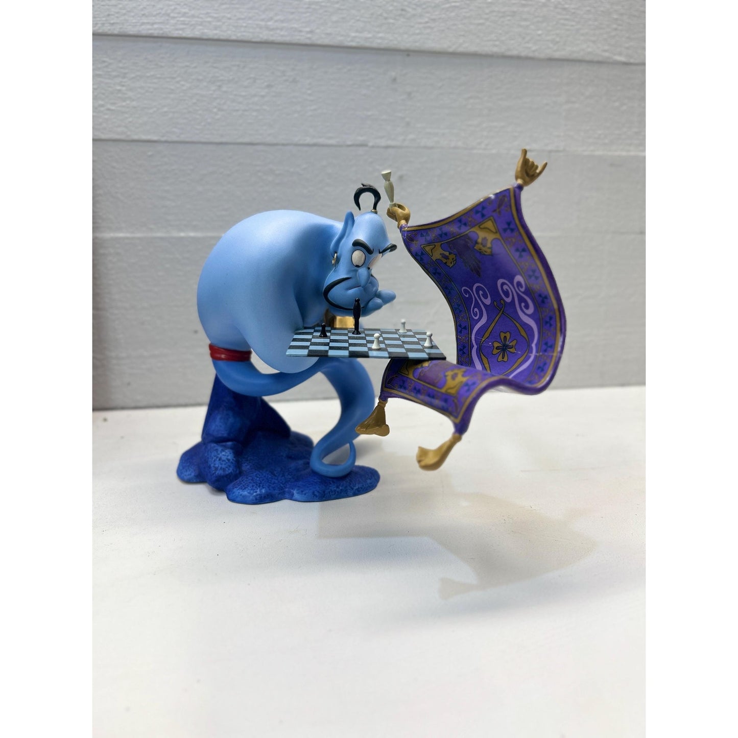Walt Disney Classics Collection Genie “I’m Losing to a Rug” Figurine • Limited Edition Aladdin WDCC 3109/12500 Disney Display Statue. scarce