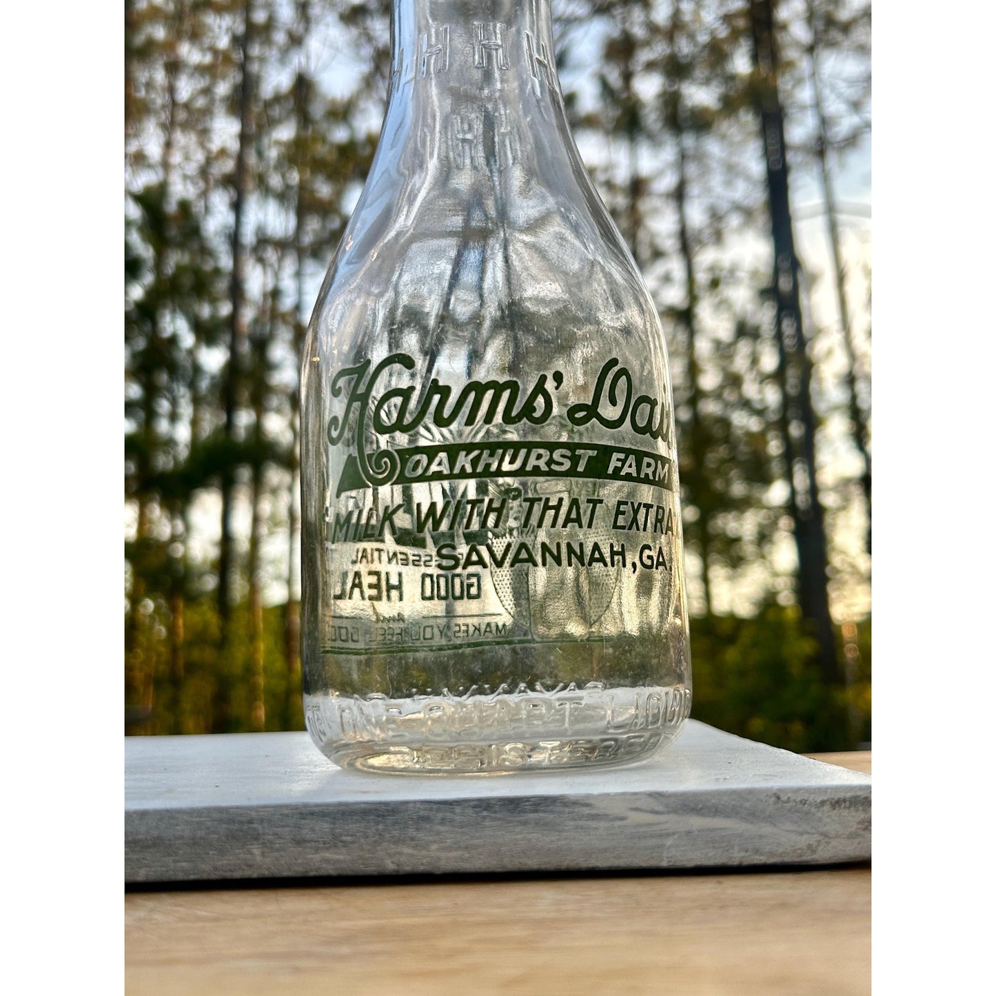 1944 Vintage Harms Dairy Oakhurst Farm Savannah GA Quart Milk Bottle Green ACL Family Graphic