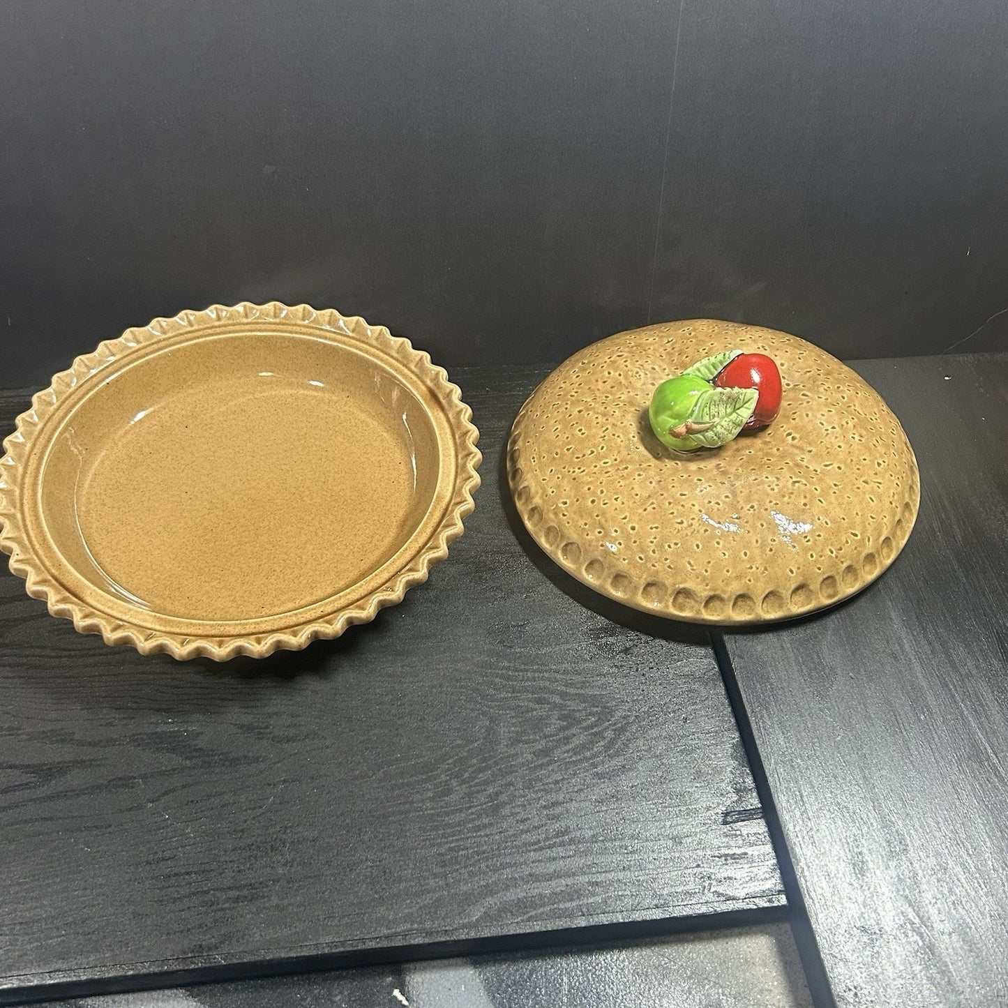 Vintage Apple Pie Keeper Dish w/ Lid – Ceramic Crust Topper Country Kitchen