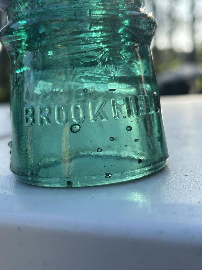 Brookfield Emerald Green Glass Insulator, Bubbled Beehive Telegraph, Early 1900s image 3