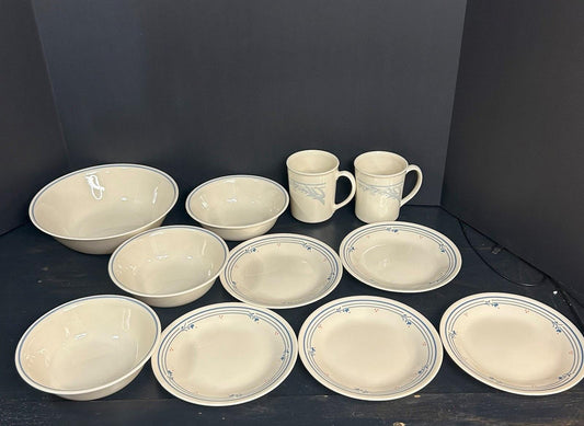 Vintage Corelle 11-piece floral dinnerware set