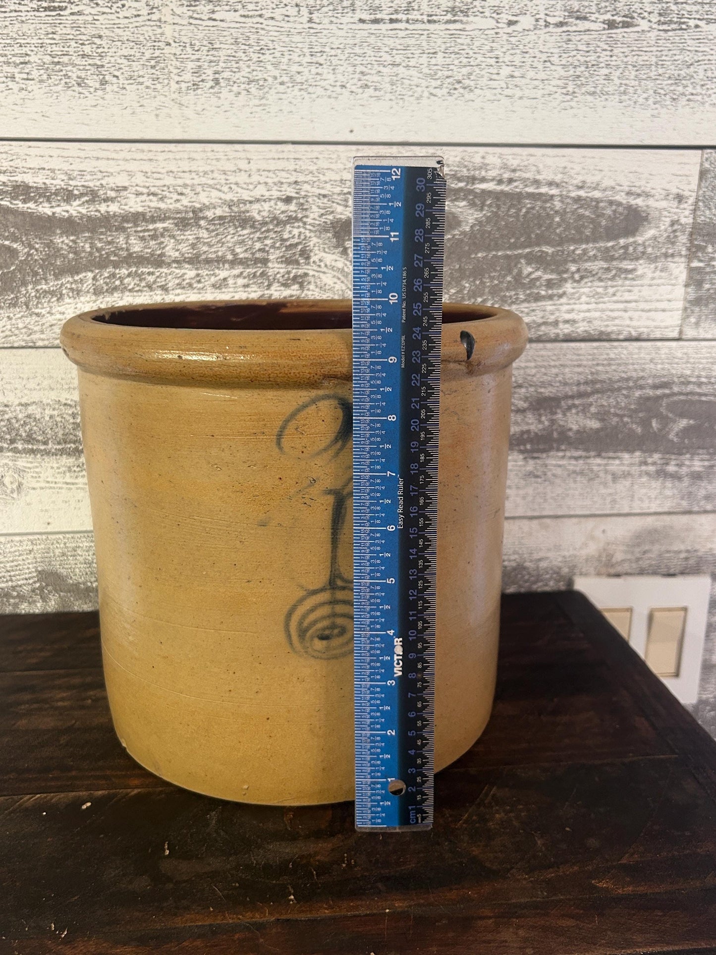 Condition details of Red Wing two-gallon crock