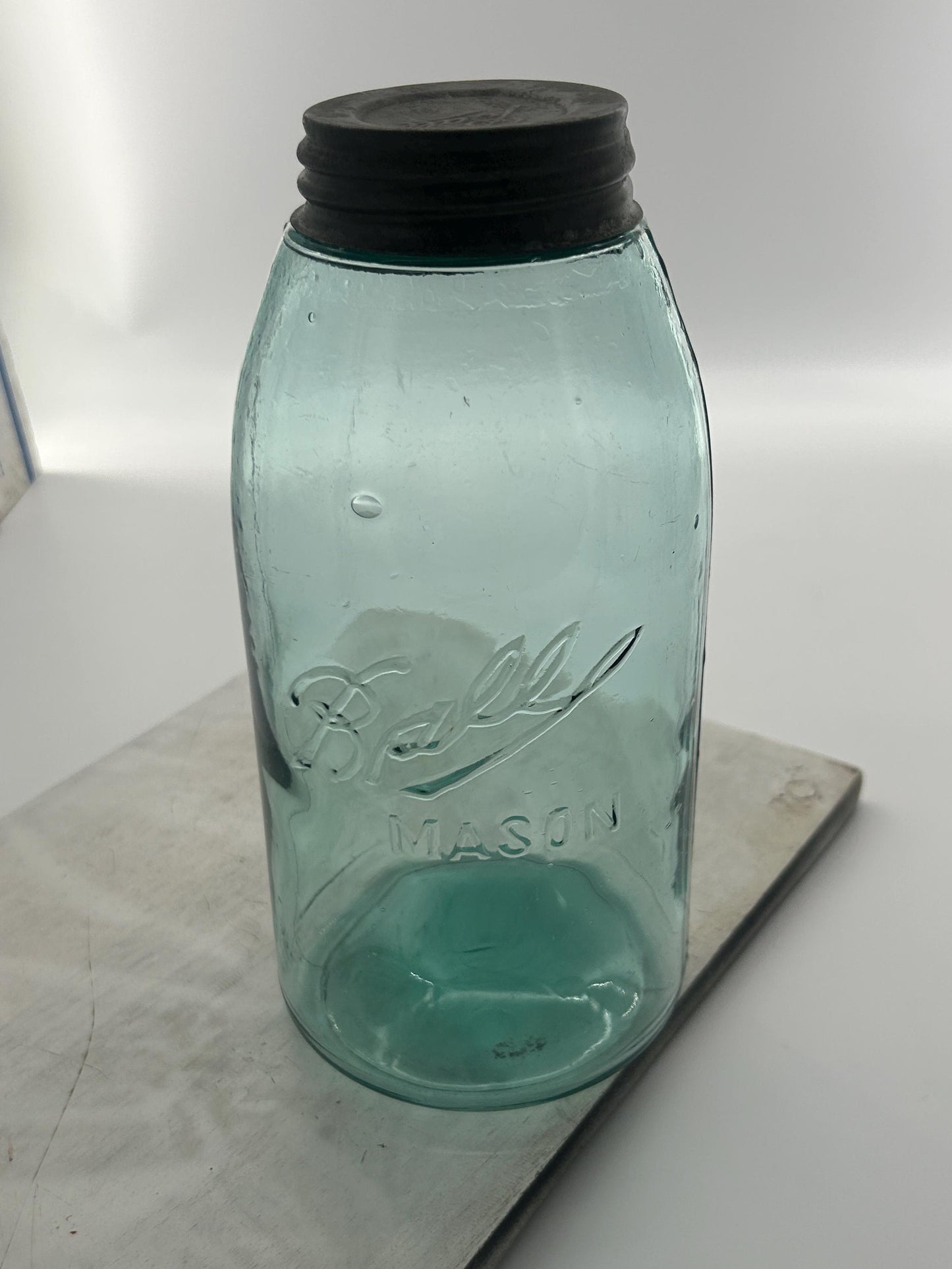 Ball jar zinc lid and shoulder condition