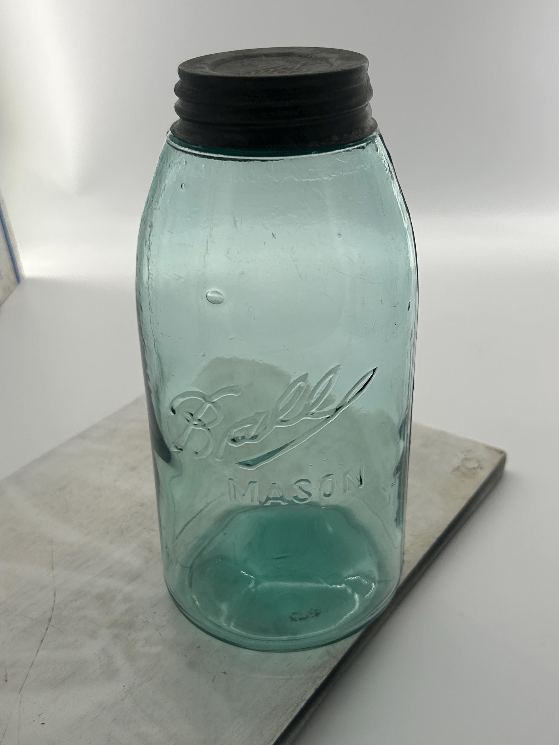 Ball jar zinc lid and shoulder condition