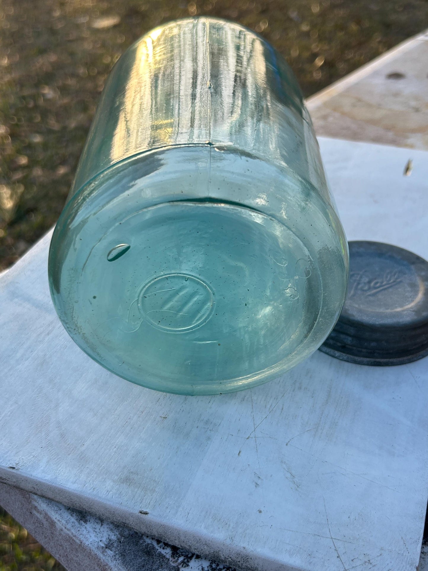 Early Ball 3-L Loop jar base detail