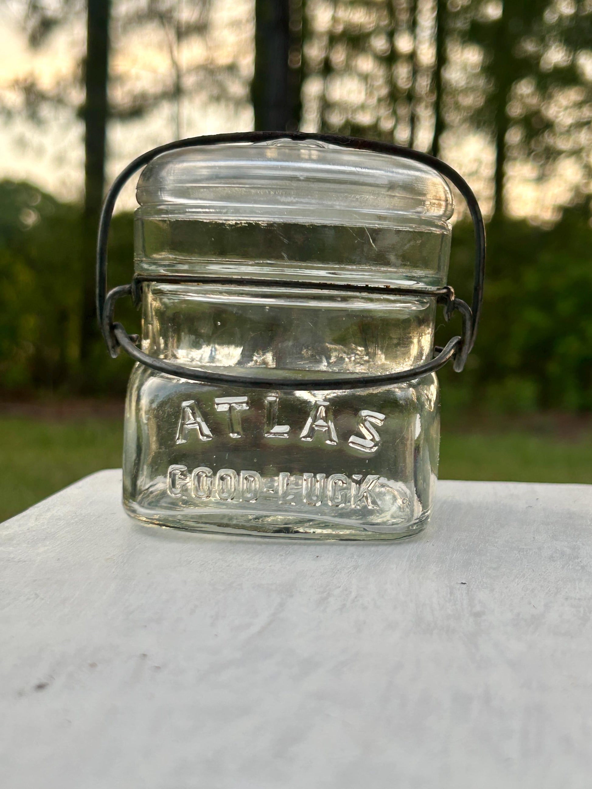 Red Book 131-1 Atlas half pint jar display view