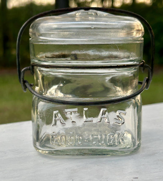 Antique Atlas Good Luck half pint fruit jar without clover