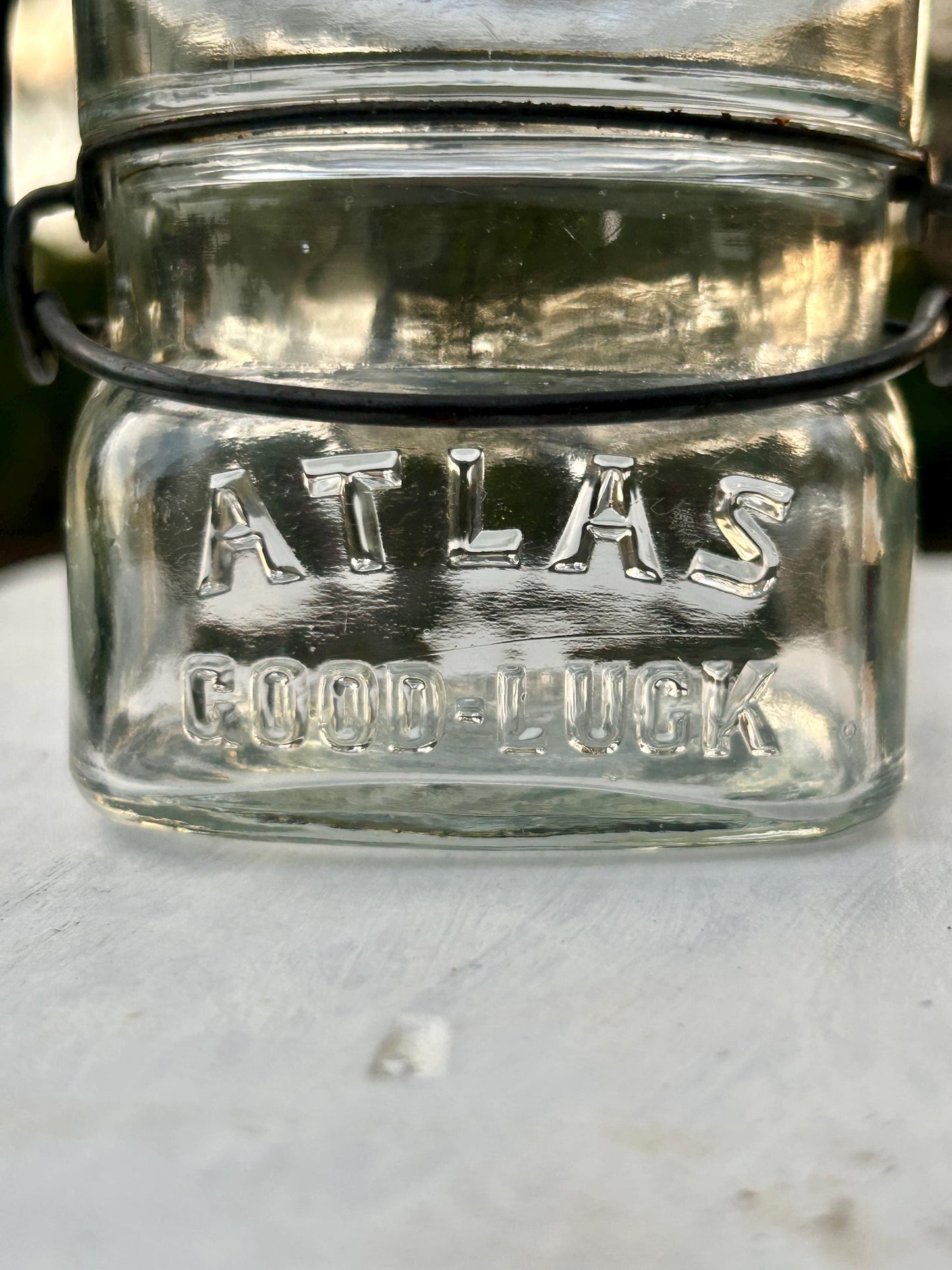 Atlas Good Luck wire bail and glass lid